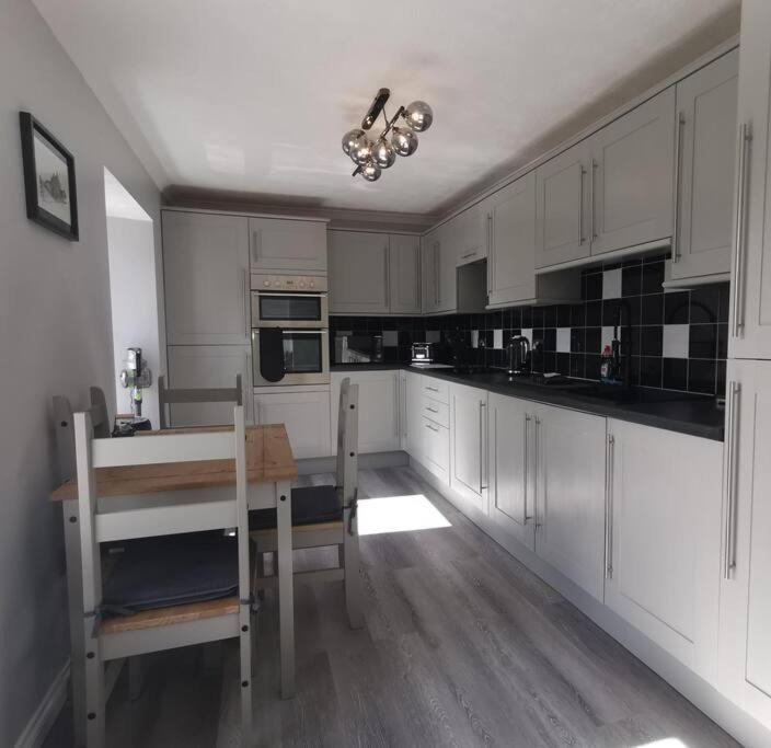 B'Dazzled Flat, Castletown Thurso Exterior foto